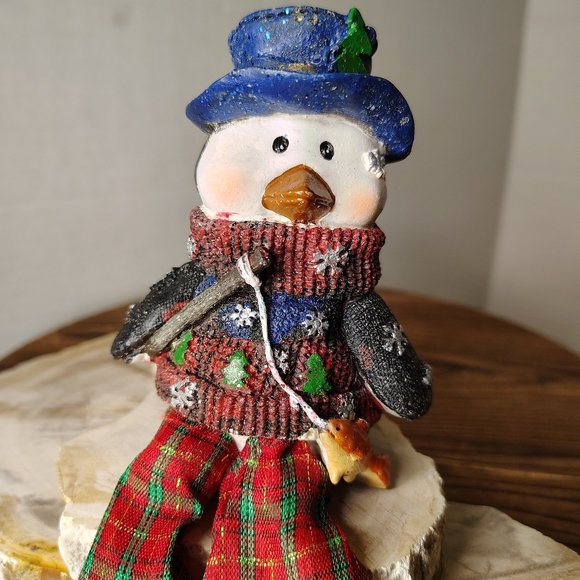 Jubilee Giftware Penguin Shelf Sitter Ornament Arctic Ice Fishing Figurine - Picture 3 of 16